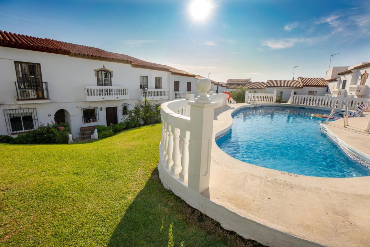 Hacienda 19 Menyber Apartamento Nerja Exterior foto